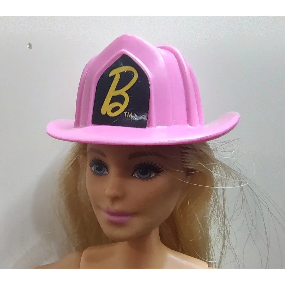 BARBIE DOLL ACCESSORIES PINK FIRE FIGHTER HAT PLASTIC  HELMET Z29